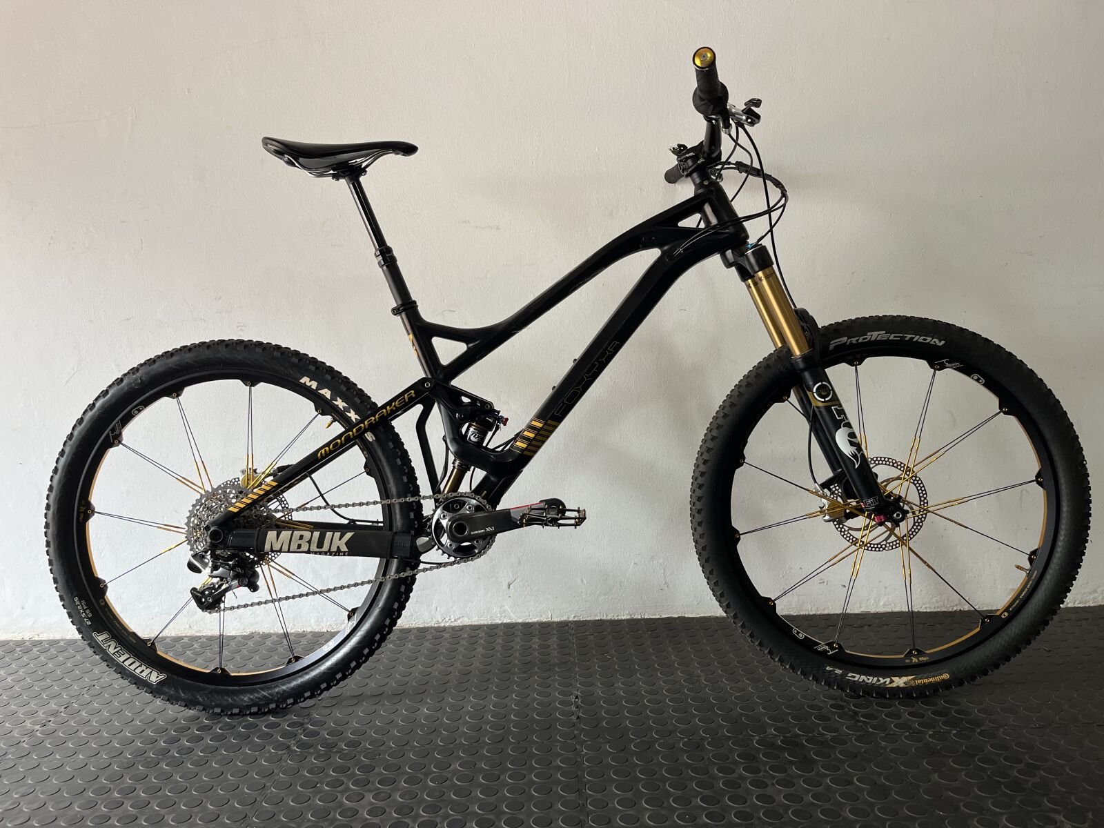 Mondraker Foxy XR | Downhill Bikes | Bike Hub