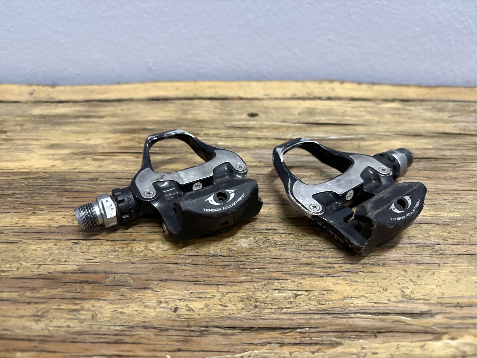 Shimano 105 Wide Base pedals | PD-5700 | Pedals | Bike Hub