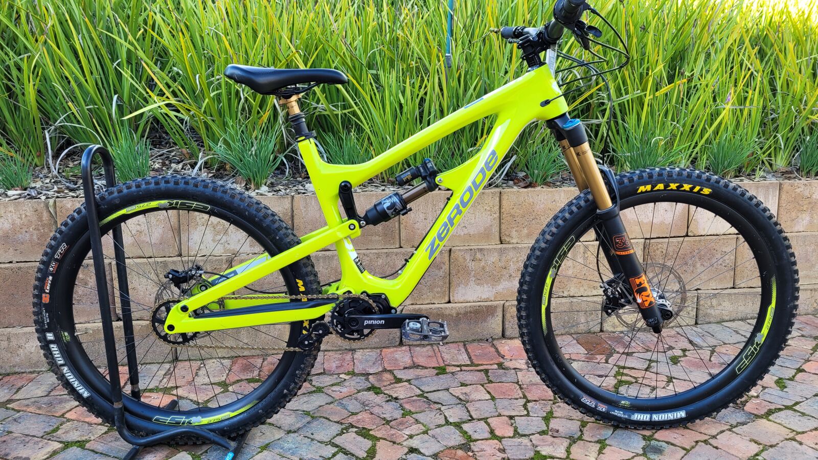Zerode Taniwha | Dual Suspension Mountain Bikes | Bike Hub