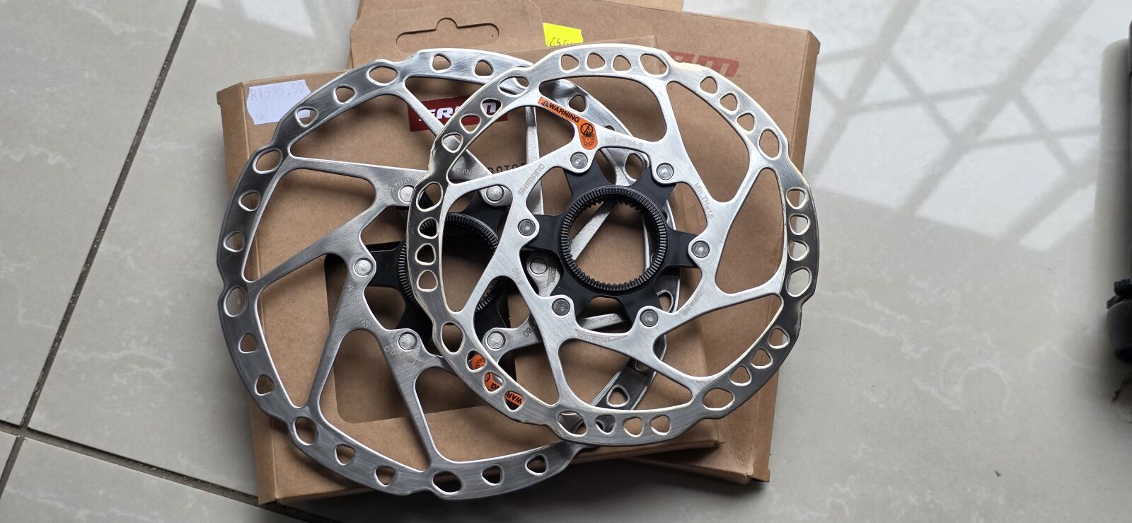 Brand new_Shimano SM-RT64-M Center-lock 180/160 | Brake Parts