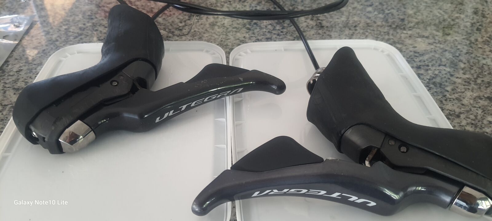Shimano Ultegra ST-R8000 lever / shifter set (L&R) | Road Bike