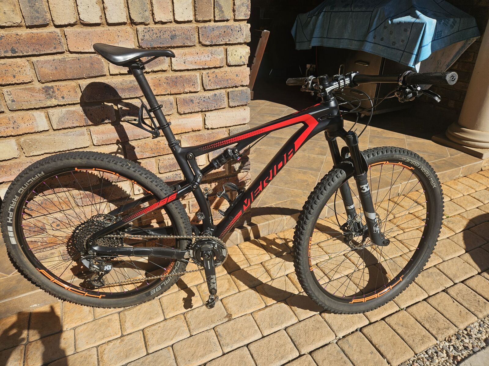 REDUCED* Merida 96 9.7000 (L) Carbon | Dual Suspension Mountain