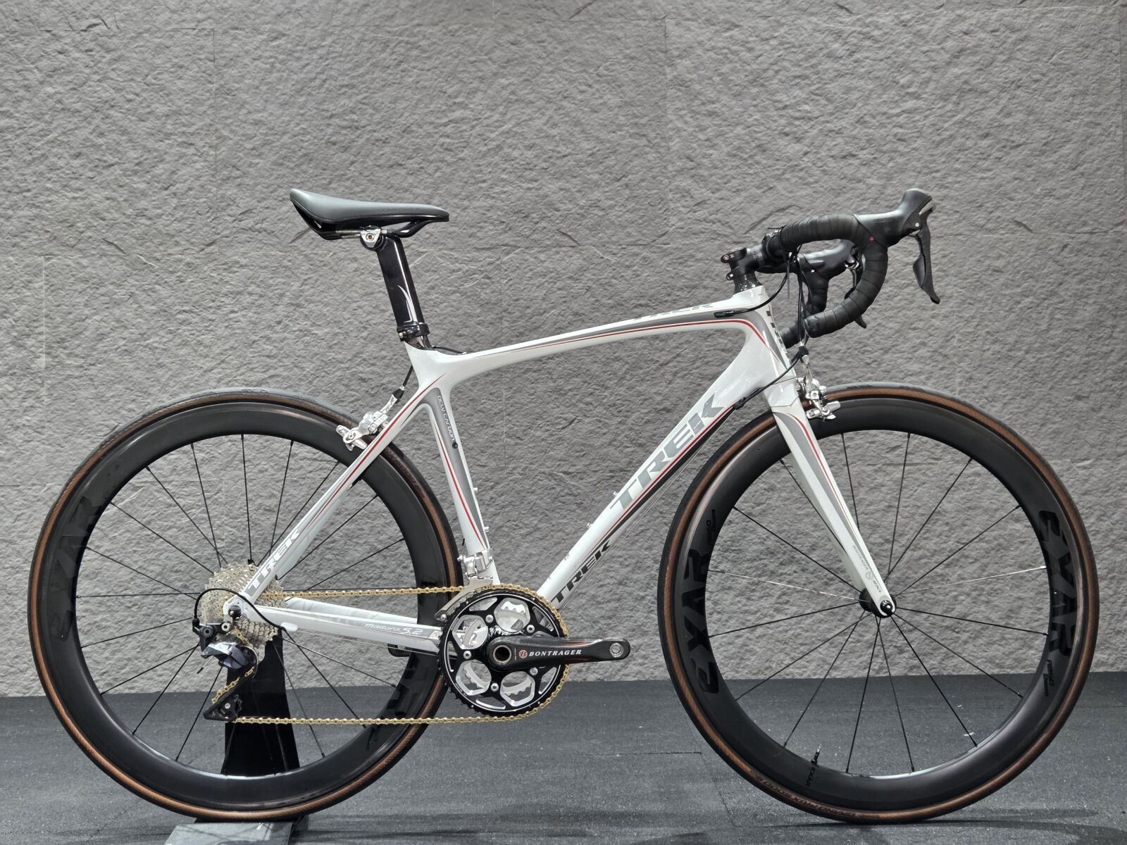 Trek Madone 5.2 (52cm) **CARBON-11SPD-ULTEGRA** | Road Bikes