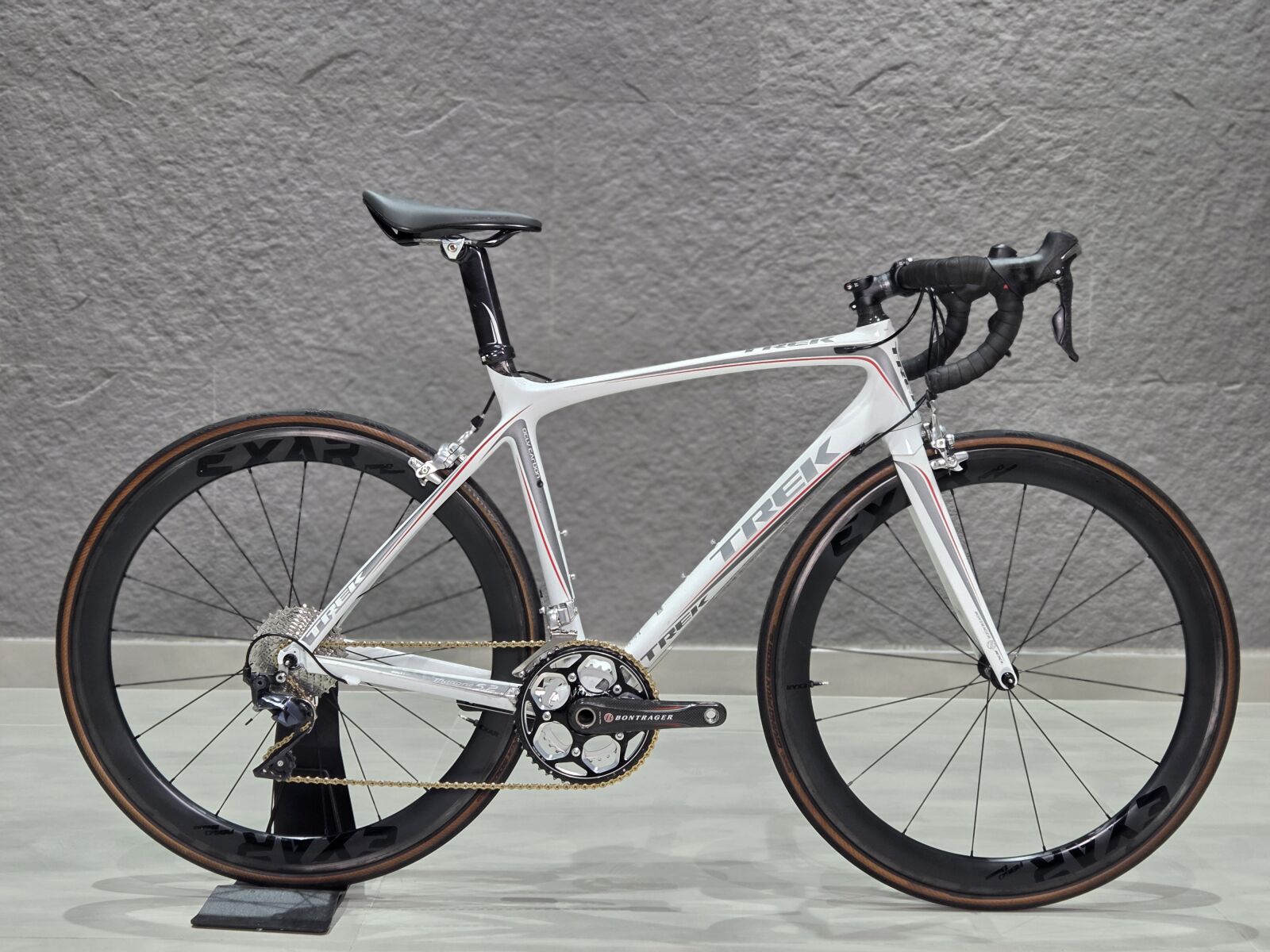 希少 TREK Madone 5.2 Ultegra OCVL 52 引取のみ Trek Madone 5.2 (52cm) **CARBON-11SPD-ULTEGRA** | Road Bikes