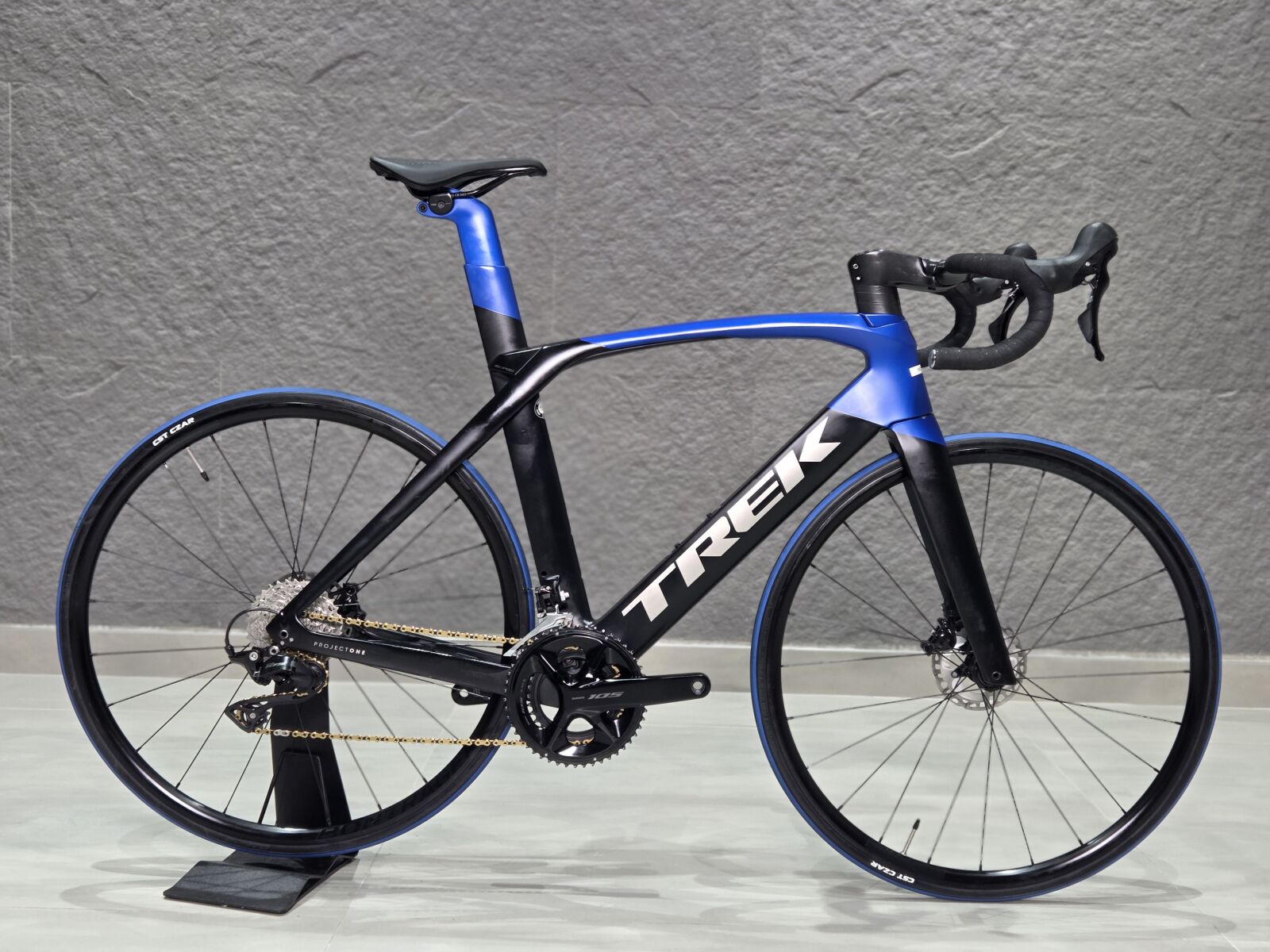 Trek Madone SL7 Project One (54cm) *12SPD-DISC* | Road Bikes