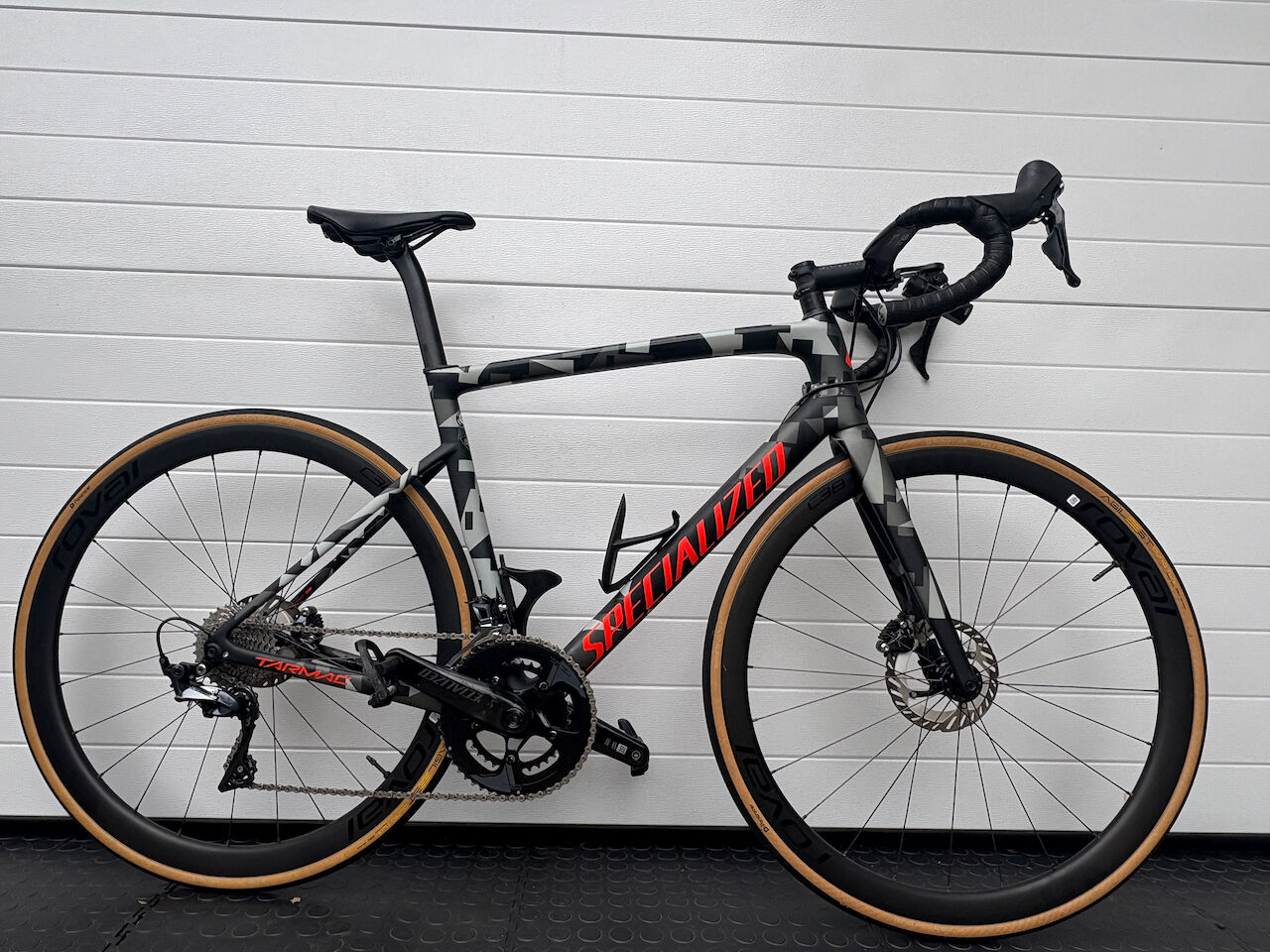 Limitred Edition SL6 Specialized Tarmac | Road Bikes | Bike Hub