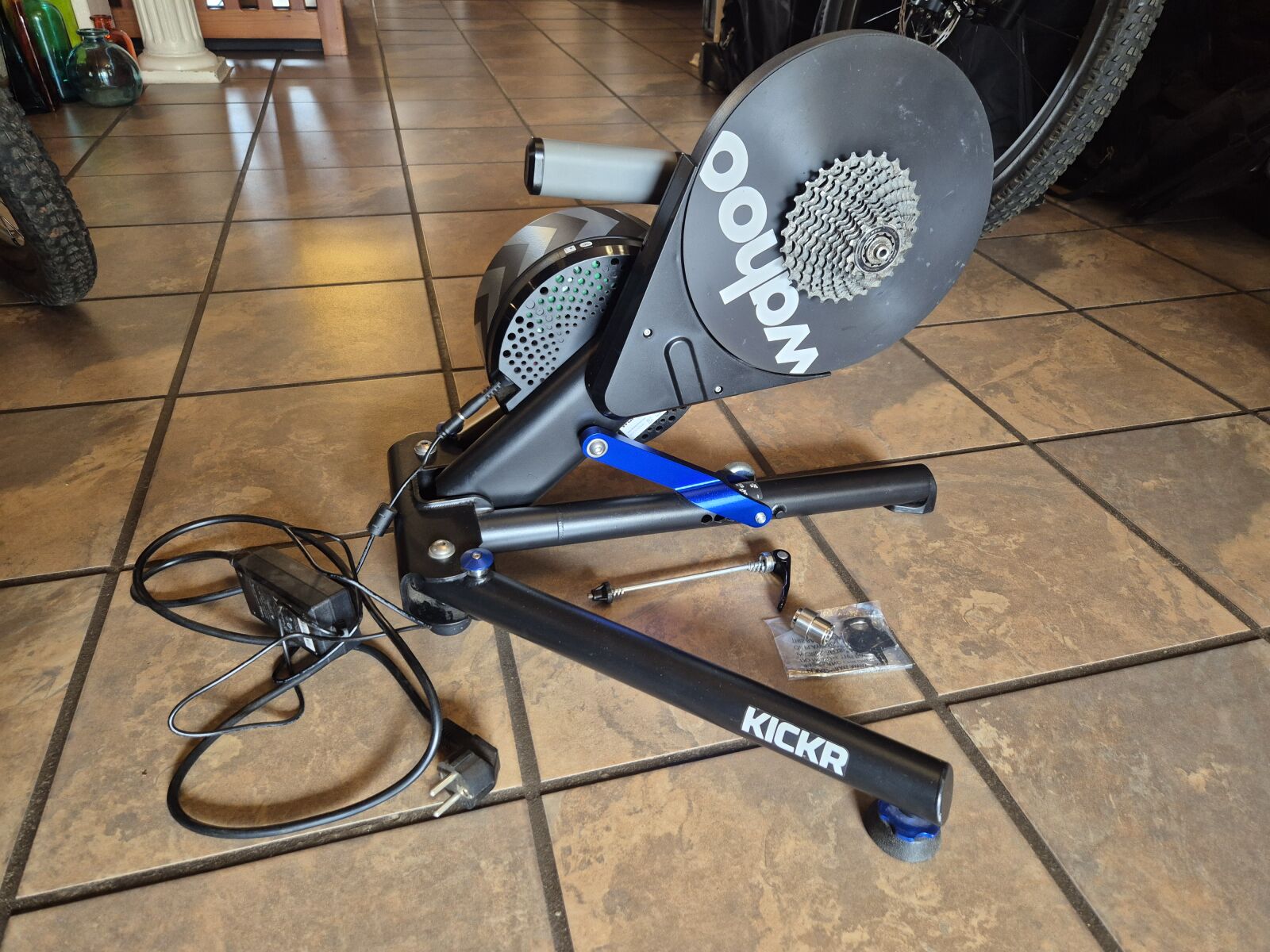 HA-NIE-様　WAHOO KICKR スマートトレーナー v4 Wahoo KICKR V4 Smart Trainer | Indoor Trainers & Accessories
