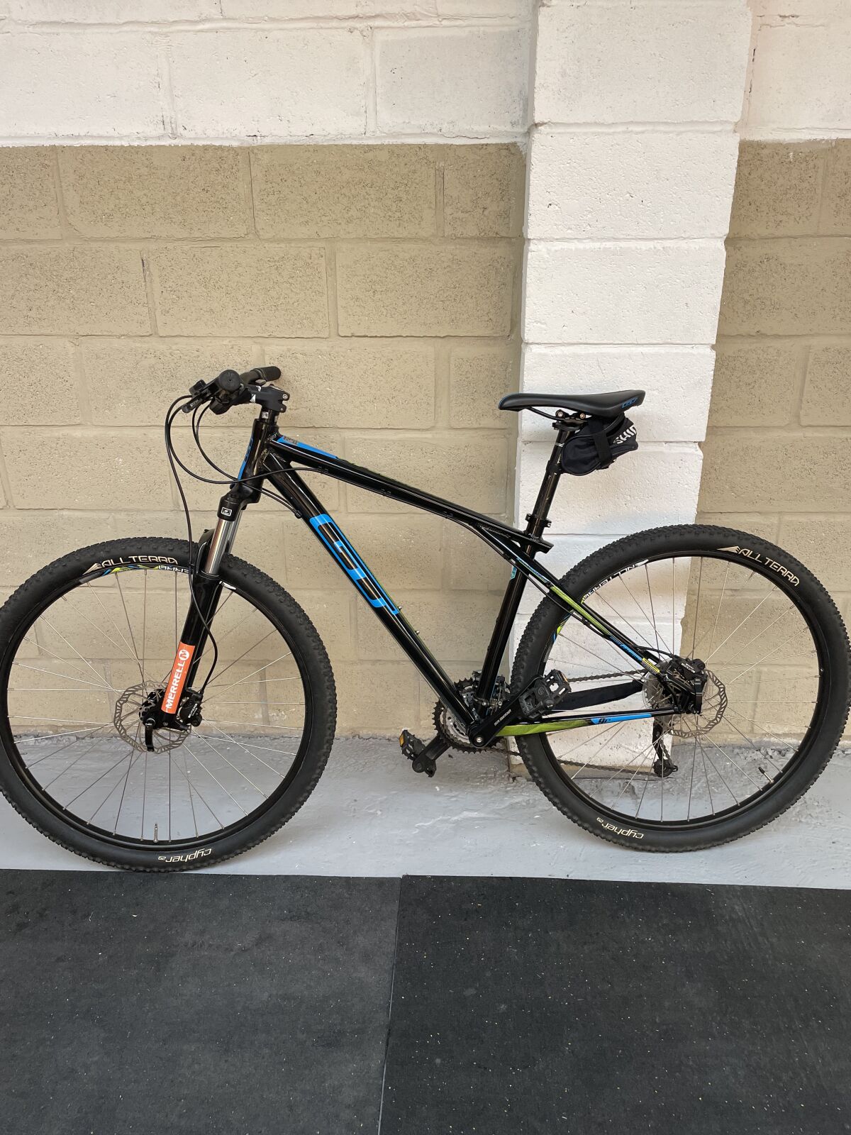 GT Karakoram Sport 29er MTB | Hardtail Mountain Bikes | Bike Hub