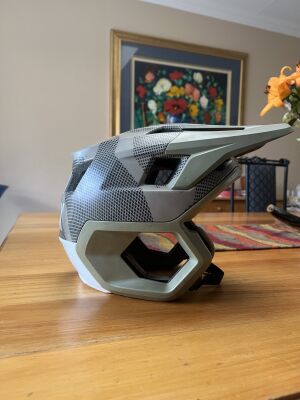 Fox drop frame with Mips | Helmets | Bike Hub