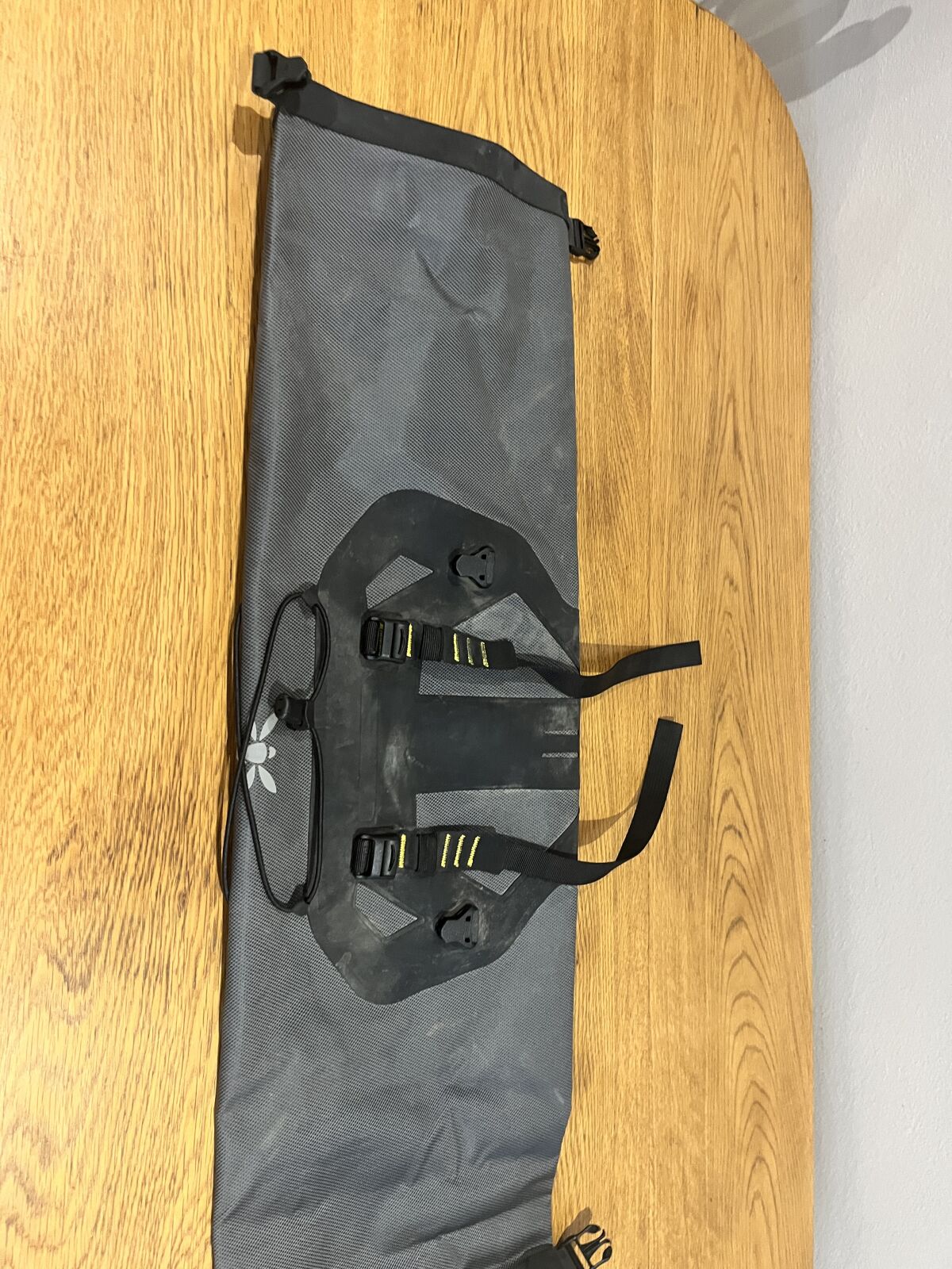 APIDURA EXPEDITION HANDLEBAR PACK (9L) | Saddle Bags & On-bike