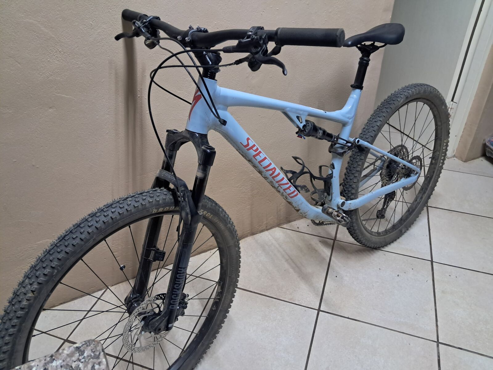 Specialized Chisel Brand New (40kms) | Dual Suspension Mountain