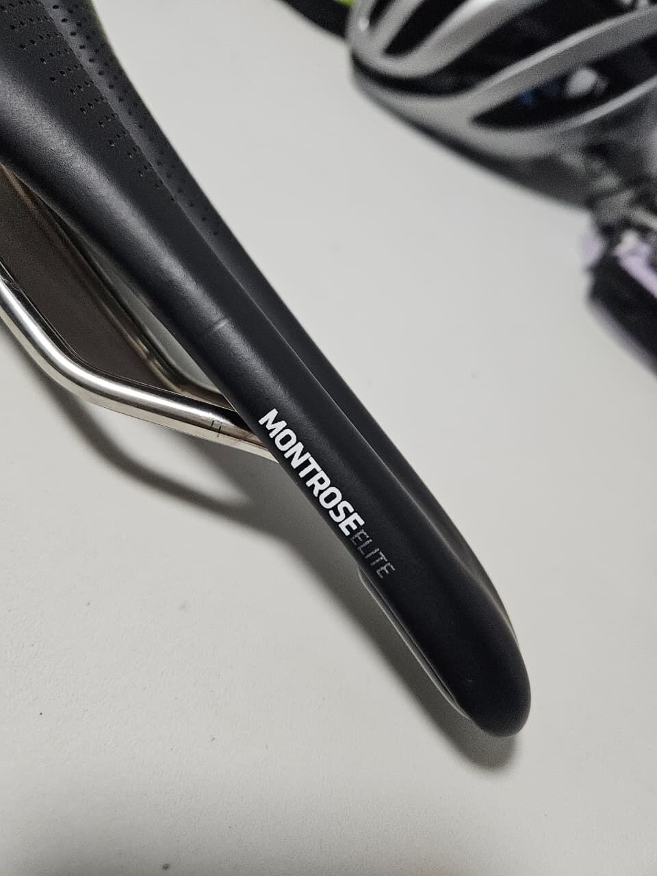 Bontrager Montroose Elite Saddle | Saddles | Bike Hub