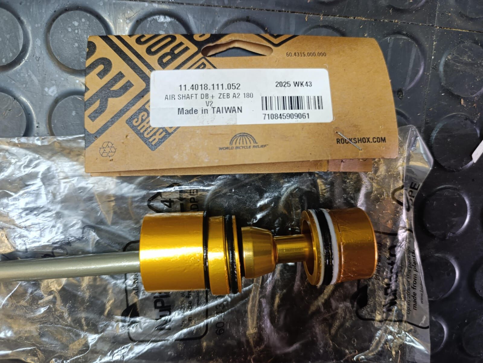 boa トール・スネークEP serial RS Zeb (A2) 180mm Airspring | Mountain Bike Forks | Bike Hub
