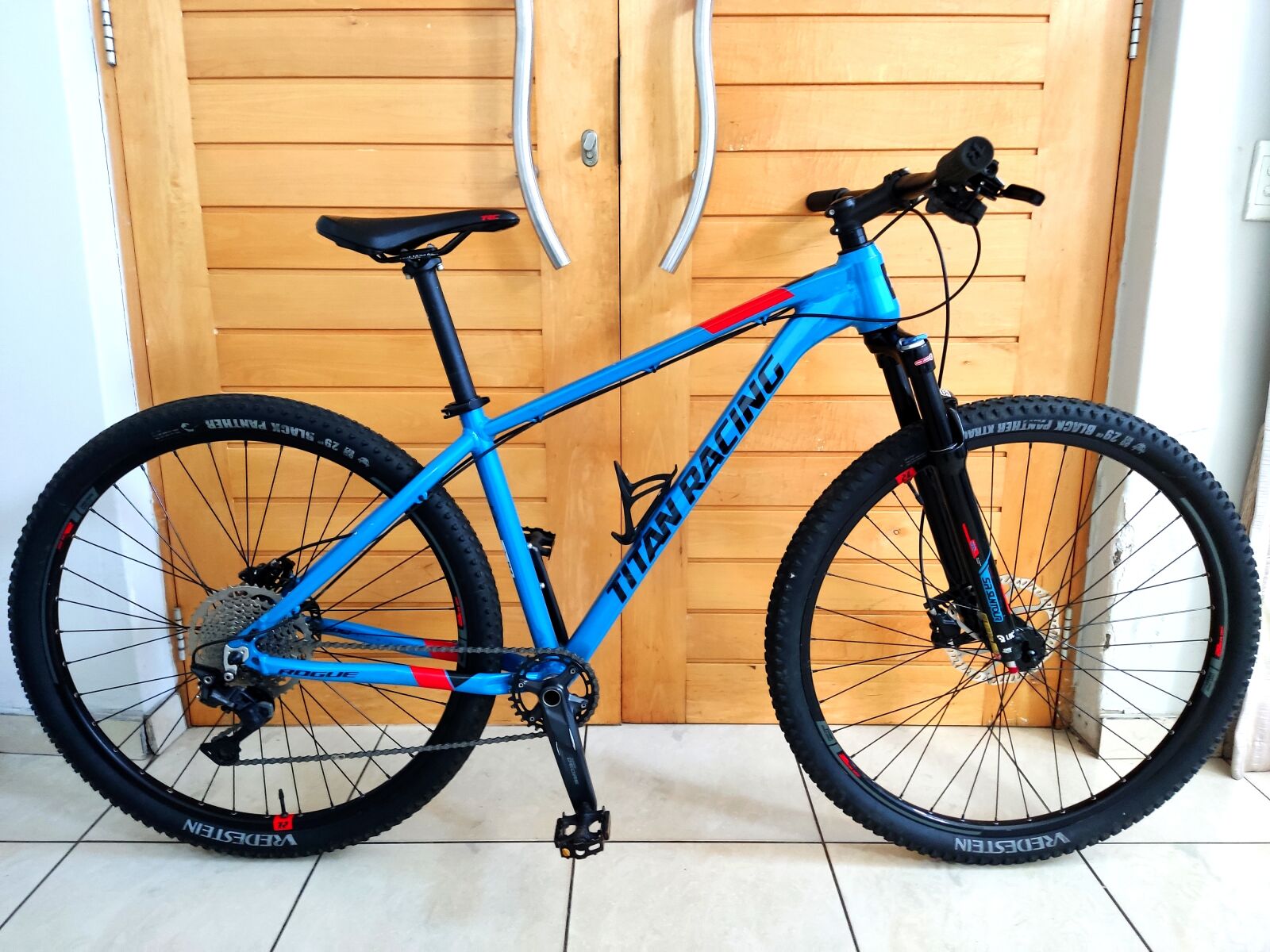 Titan Rogue 29er / Medium Frame | Hardtail Mountain Bikes | Bike Hub