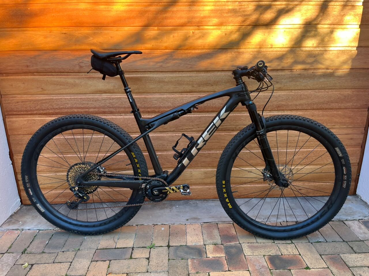 Trek 9.8 Supercalbiler | Dual Suspension Mountain Bikes | Bike Hub