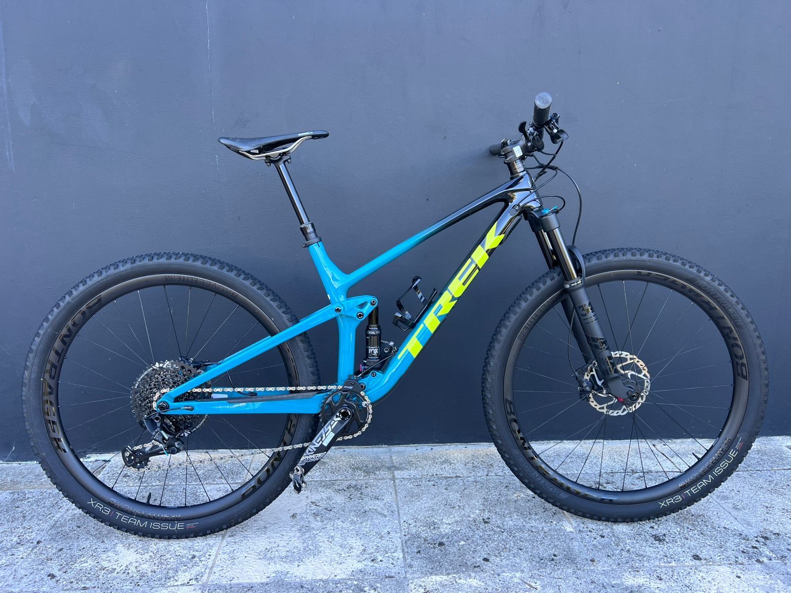 Trek Top Fuel 9.8 | Dual Suspension Mountain Bikes | Bike Hub