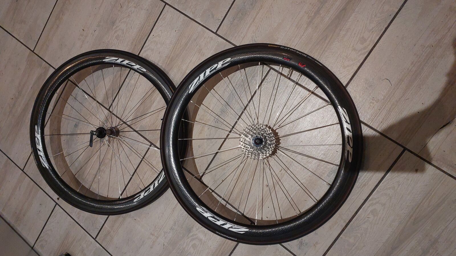 Zipp 404 Carbon Clincher Wheelset | Road Bike Tyres | Bike Hub