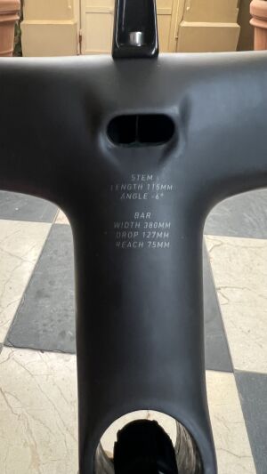 Roval Rapide 380 x 115 cockpit | Handlebars | Bike Hub