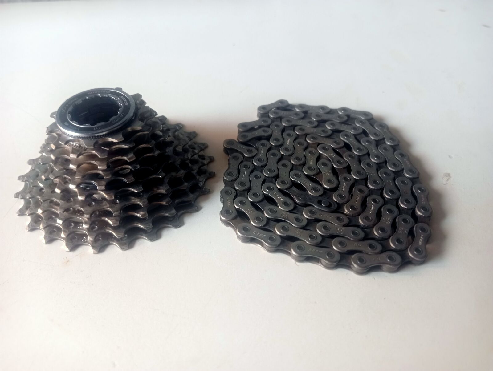 Shimano 105 5700 cassette & Sram PC1031 chain | Cassettes | Bike Hub