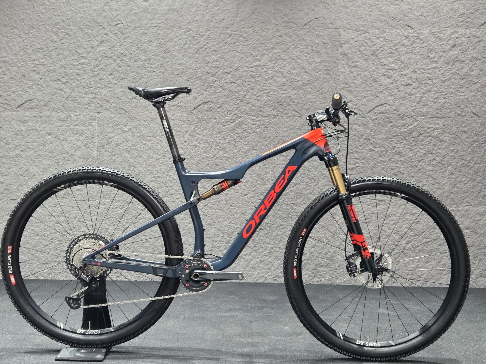 Orbea OIZ M-TEAM (L) *CRBN-FOX-PWR-12SPD-KASHIMA* | Dual