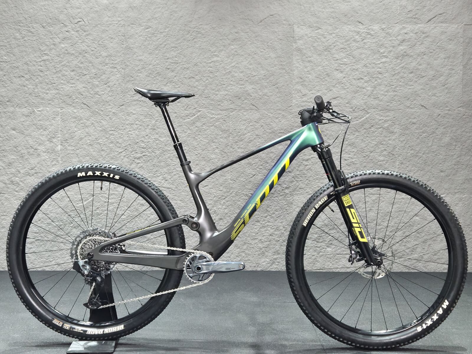SIC MALIKO80 カーボン1ピースパドル 182cm 商品の説明SIC SUP用