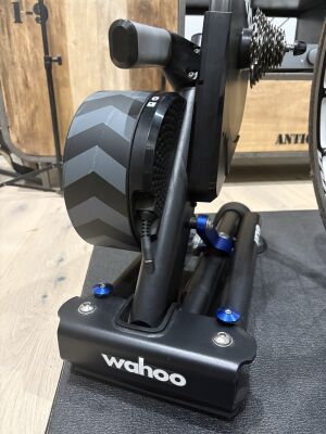 Wahoo KICKR V5 Trainer Excellent condition | Indoor Trainers