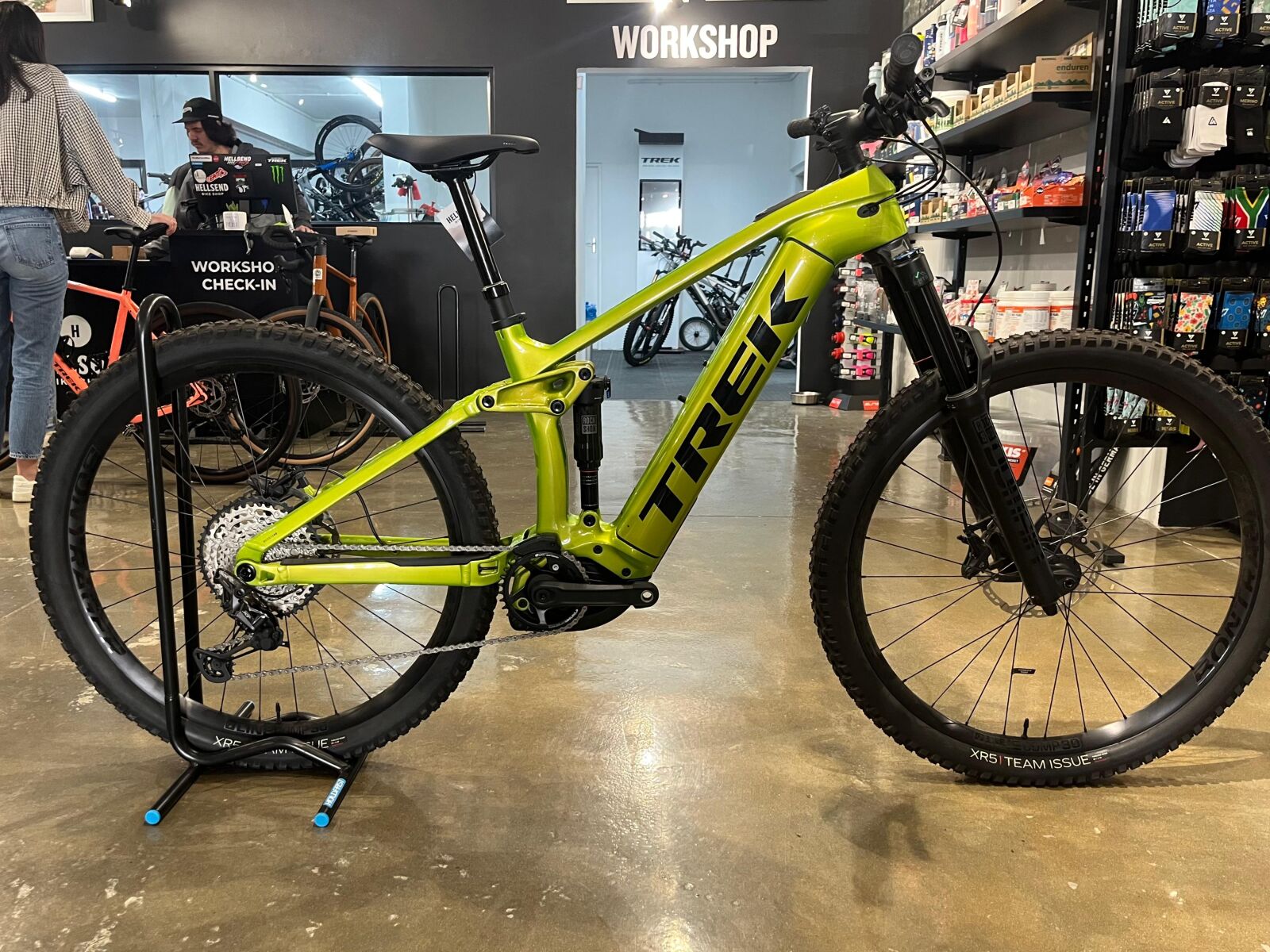 Trek Rail 9.7 Gen 4 | Dual Suspension Mountain E-Bikes | Bike Hub
