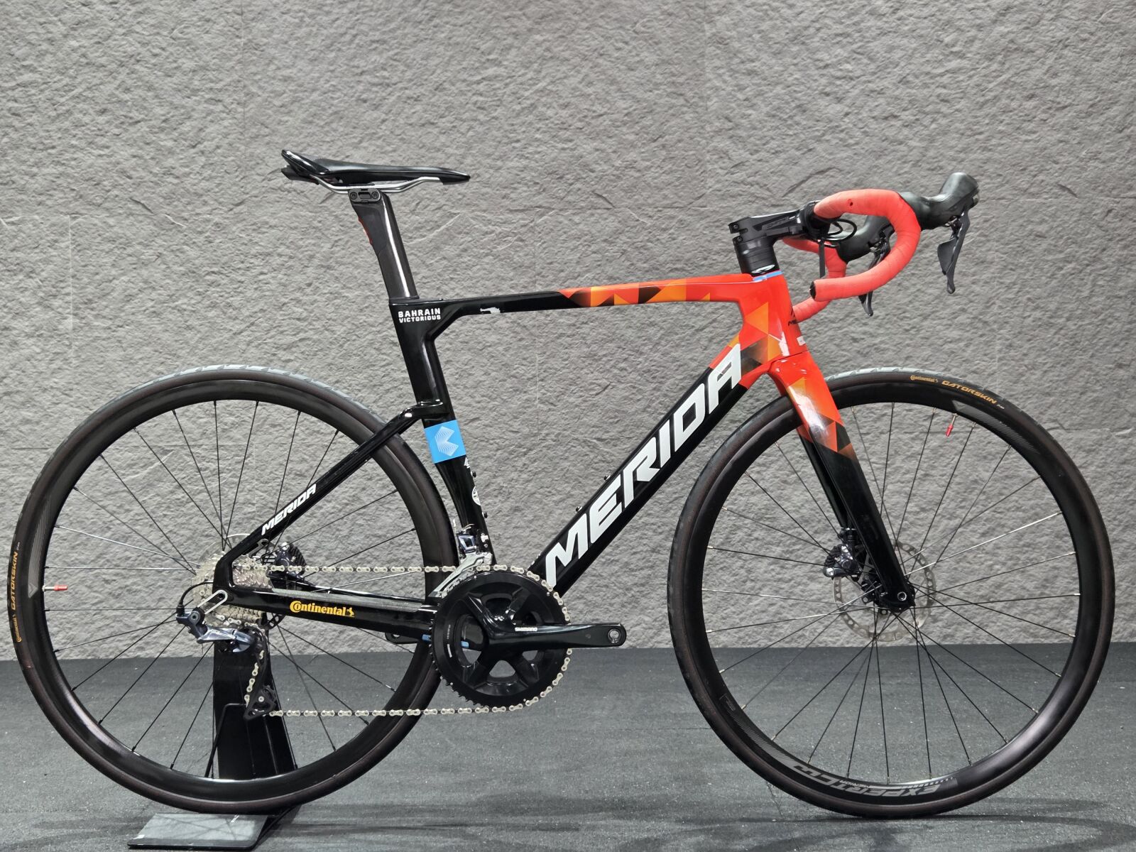 Merida REACTO 5000(S) 2022-CARBON-ULTEGRA-11S-DISC | Road Bikes