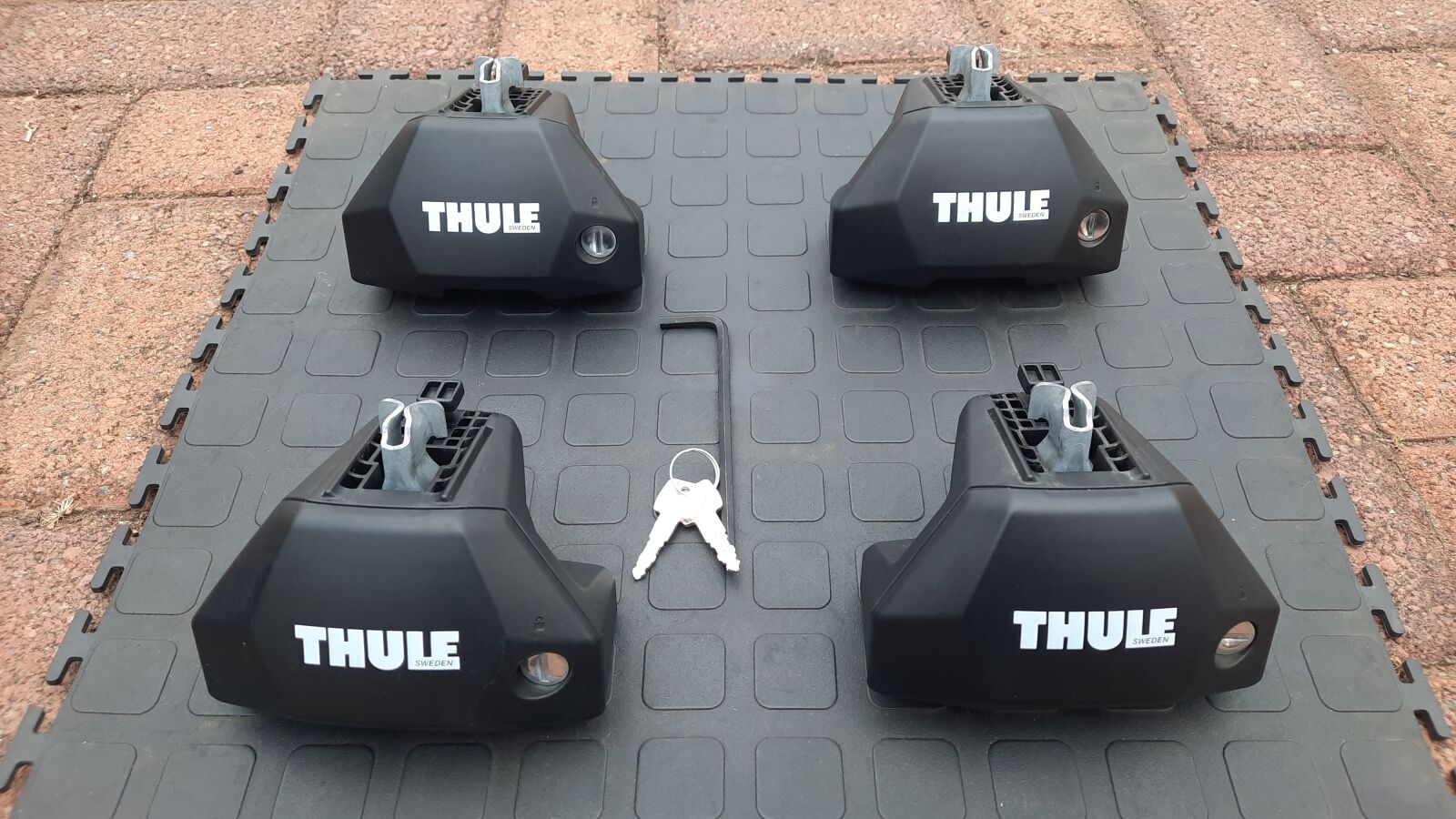 Thule Fixpoint Evo | 7107 w/ 7025 fit kit | Bike Racks | Bike Hub