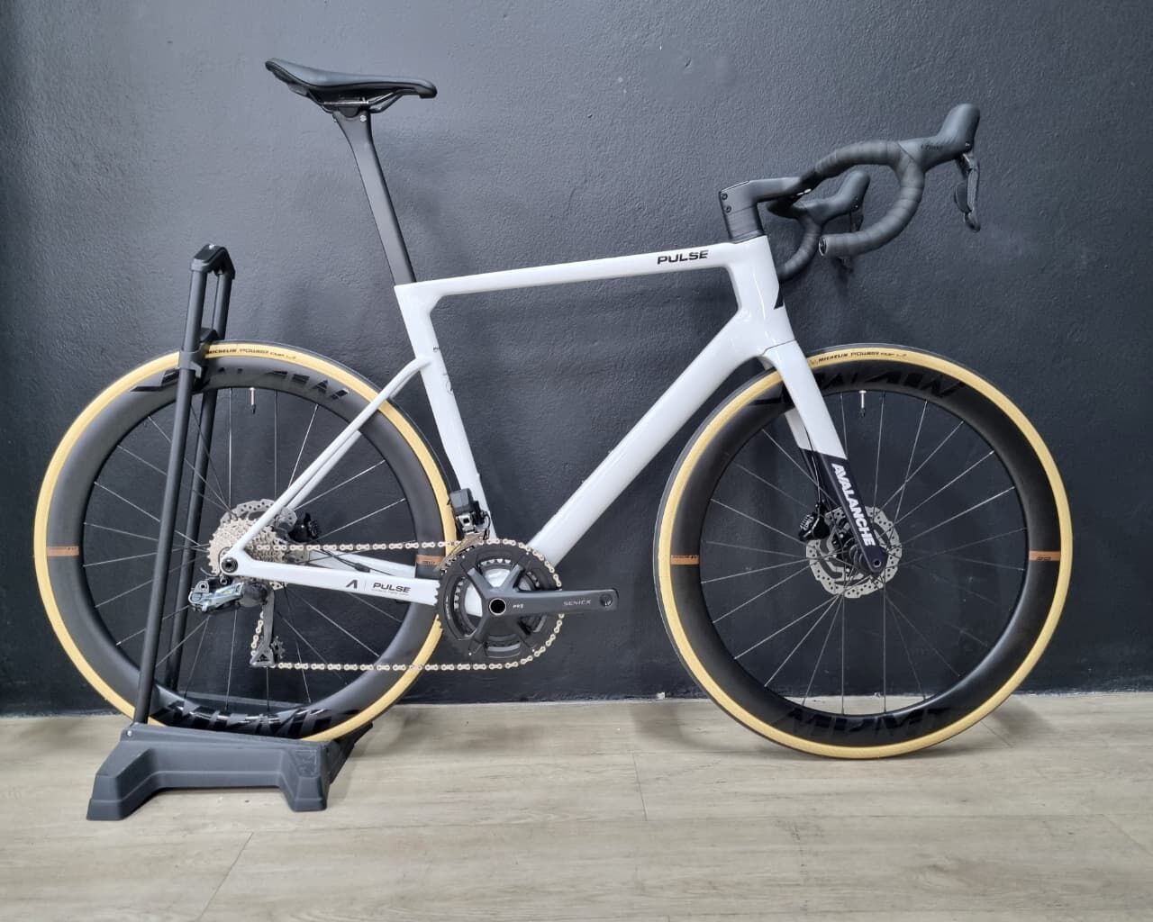 Avalanche Pulse | Road Bikes | Bike Hub