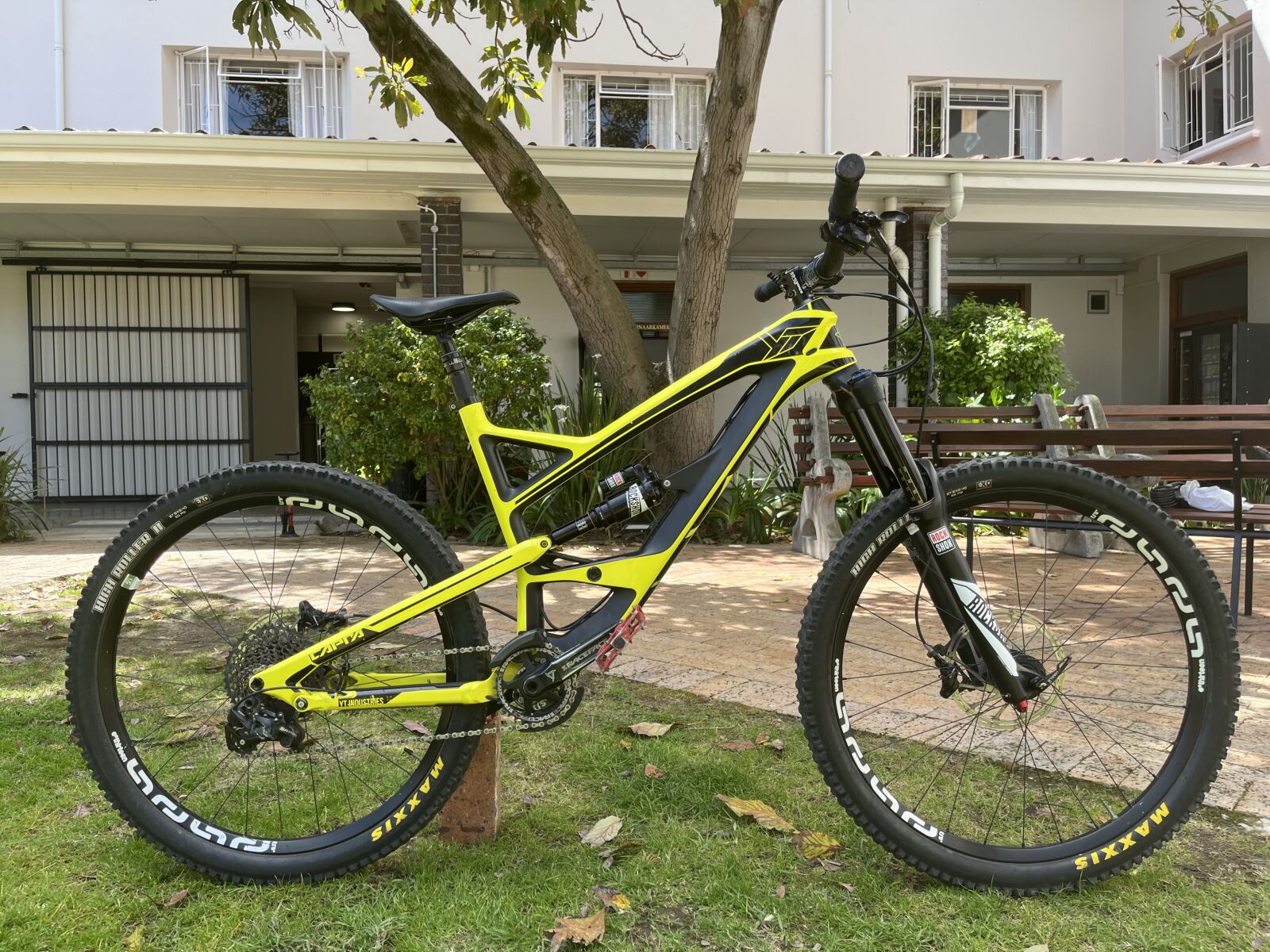 2017 YT Capra CF, 27.5