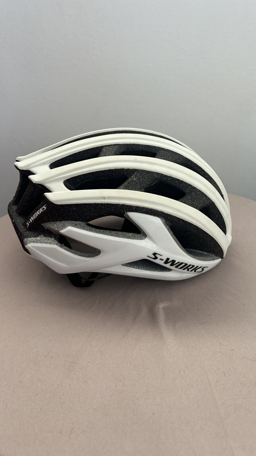 Body Work Cycles S-Works Prevail II with ANGi Sensor | Helmets | Bike Hub