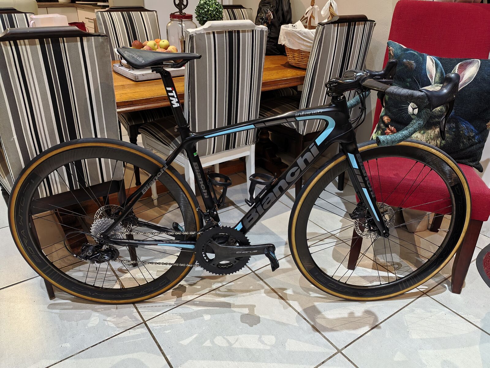 Bianchi Intenso | Road Bikes | Bike Hub