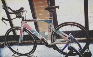 LIV  Avow Advanced 2019 